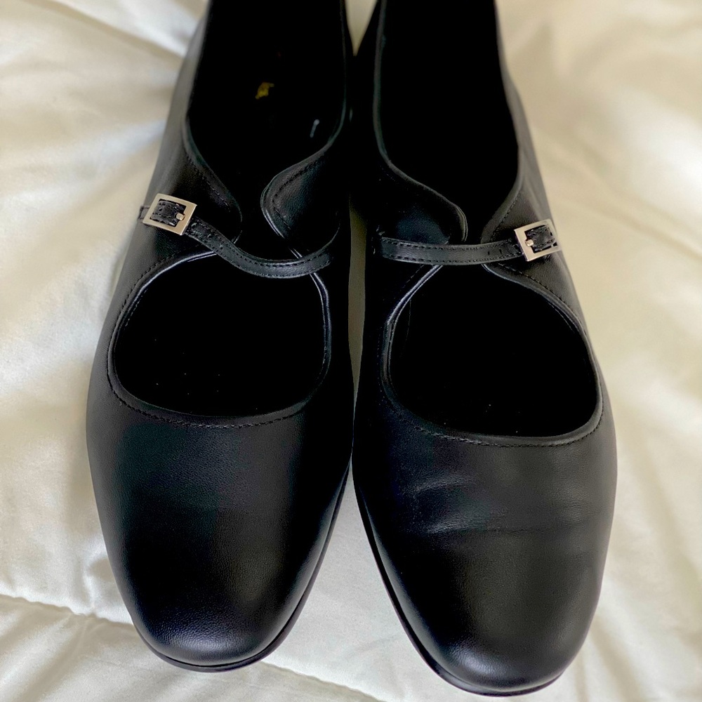 Black Clark’s flats